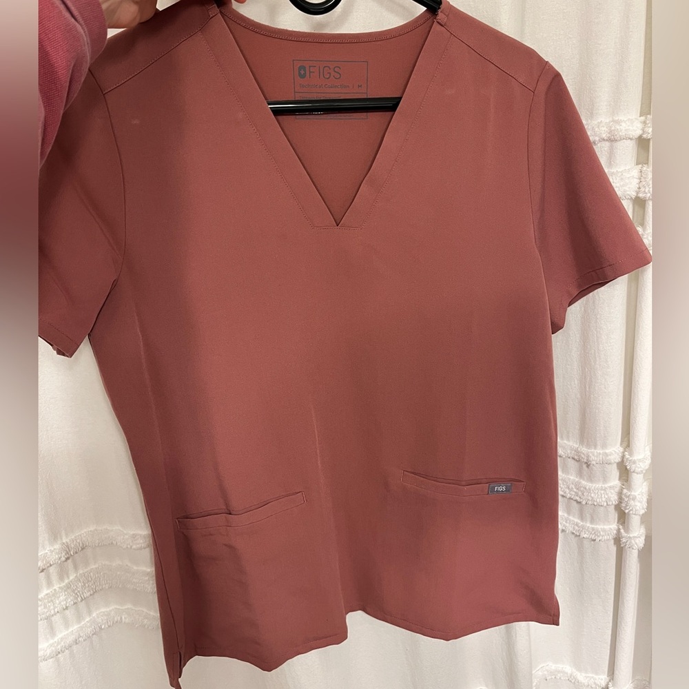 FIGS Mauve Casma Scrub Top